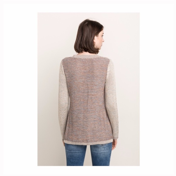 Reversed Textured Oversized Sweater - Picture 6 of 7